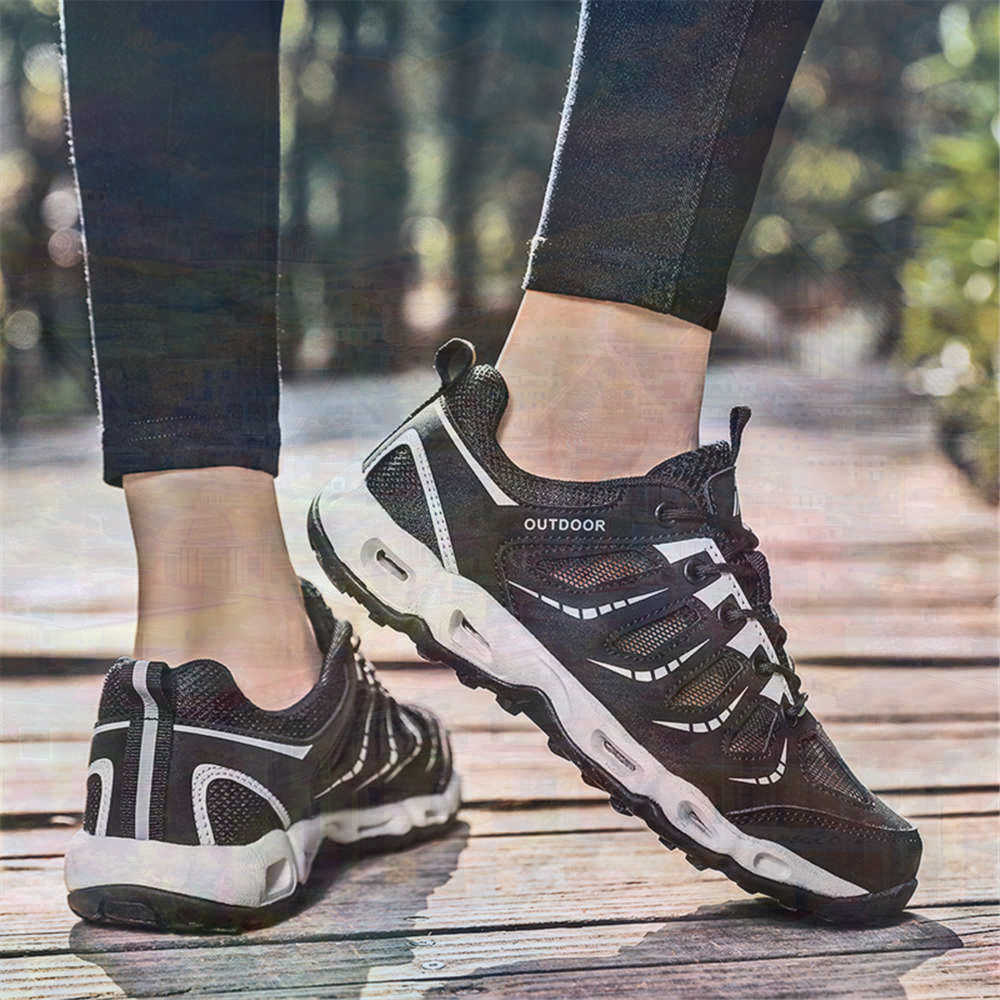 Sumer Round Tip Silver Sneaker - M Tech Accessories 评论和价格